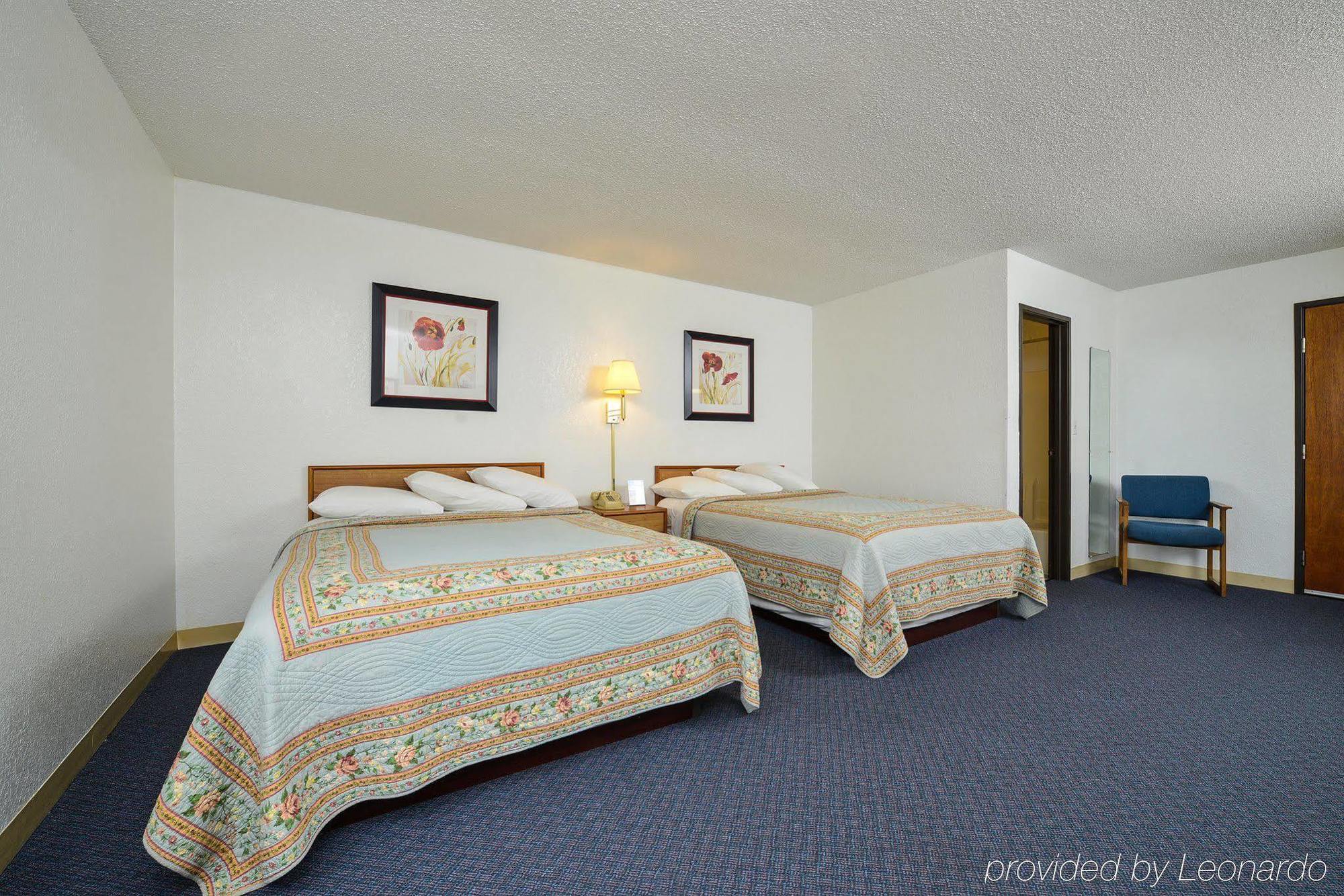 Americas Best Value Inn Wisconsin Rapids Extérieur photo