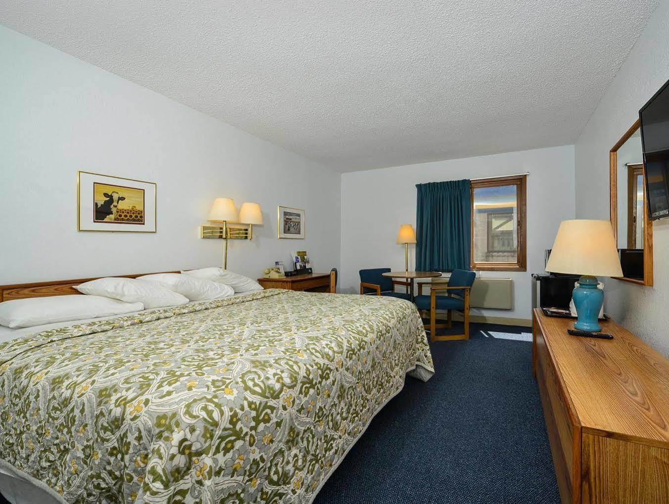 Americas Best Value Inn Wisconsin Rapids Extérieur photo